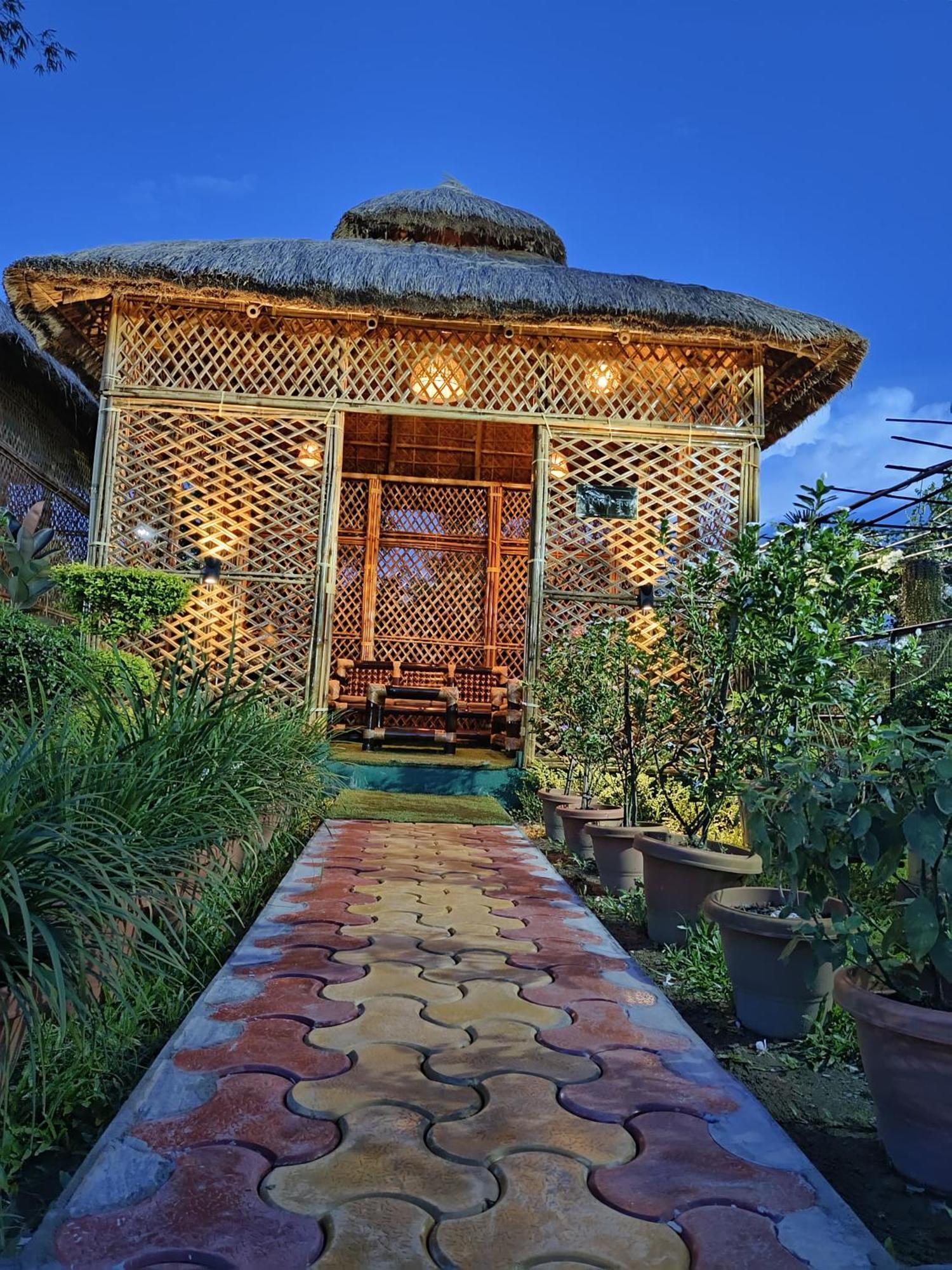 Jaanki Farms & Resorts Jorhāt Eksteriør bilde